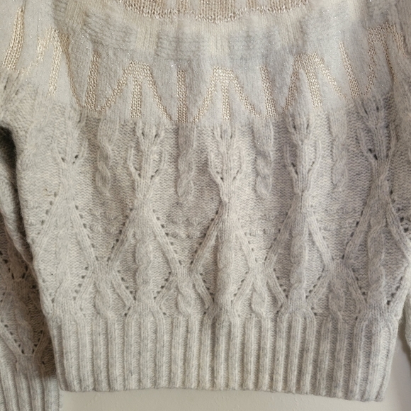 WHBM White House Black Market Knit Sweater Pullover Off White Fuzzy XS - Picture 5 of 11